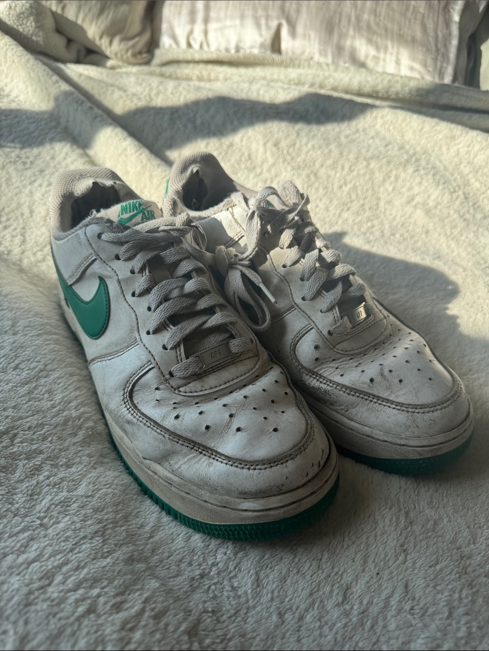 Nike Men’s White Sneakers with Green Swoosh